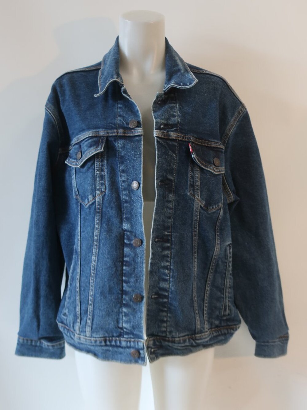 Mens Levi Strauss & Co. Blue (Item-604) Button Denim Trucker Jean Jacket XL